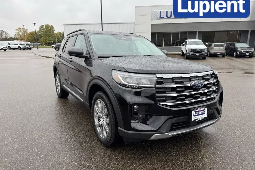 2025 Ford Explorer photo 1