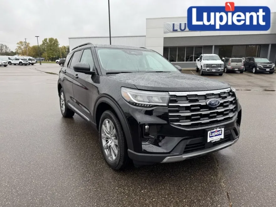 2025 Ford Explorer photo 1