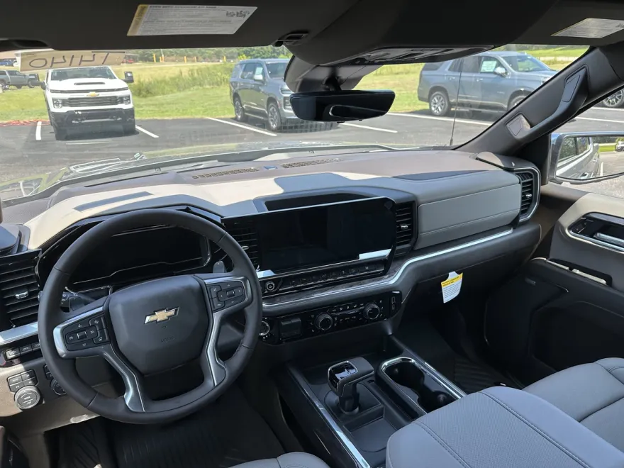 2025 Chevrolet Silverado LTZ photo 1