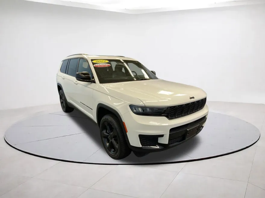 2022 Jeep Grand Cherokee Altitude photo 1