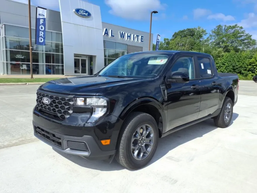 2025 Ford Maverick XLT photo 1