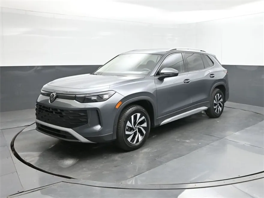 2025 Volkswagen Tiguan S photo 1