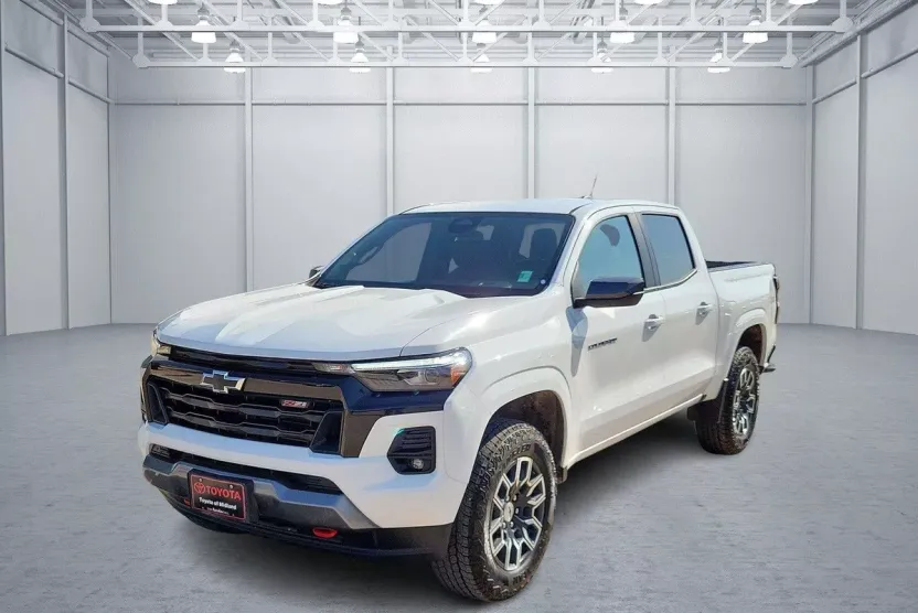 2025 Chevrolet Colorado Z71 photo 1