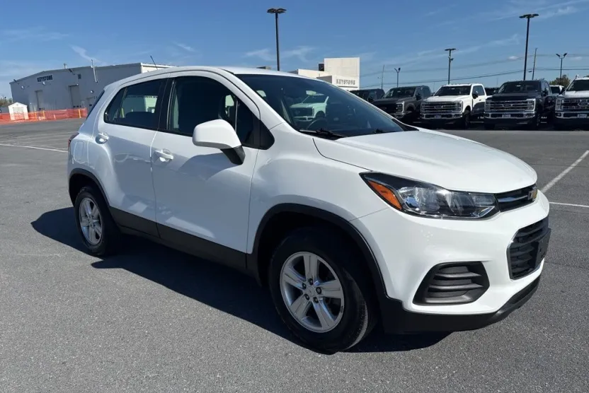 2018 Chevrolet Trax LS photo 1