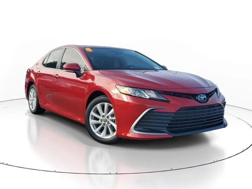 2024 Toyota Camry LE photo 1