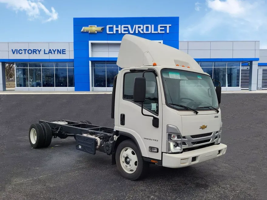 2024 Chevrolet Silverado photo 1
