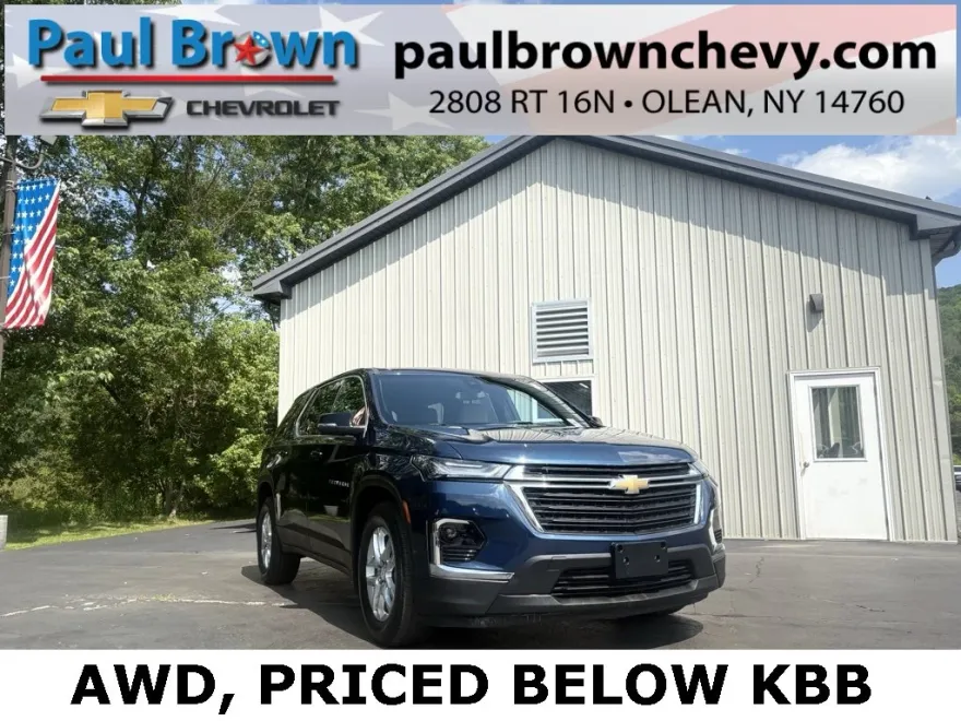 2022 Chevrolet Traverse LS photo 1