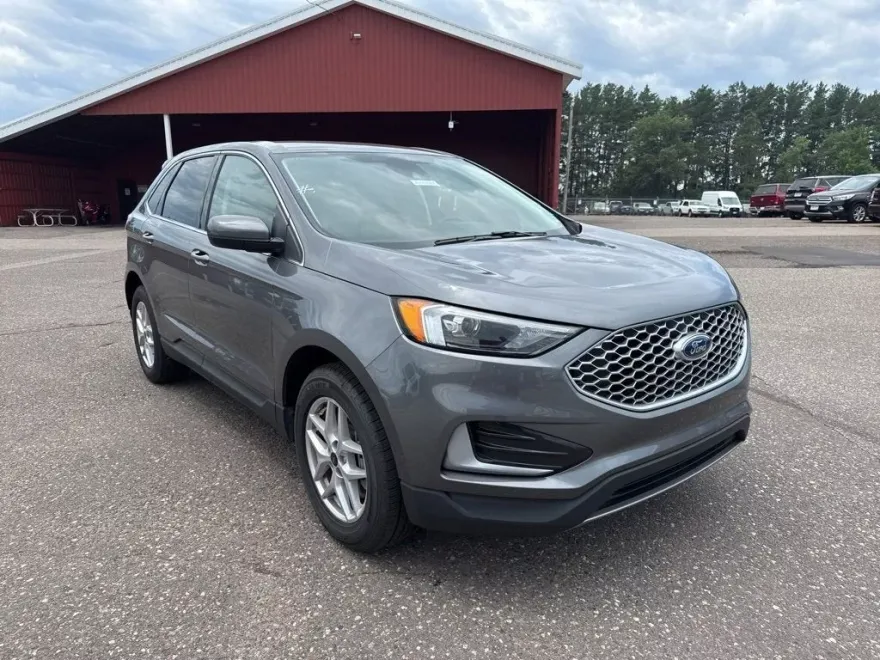 2024 Ford Edge SEL photo 1