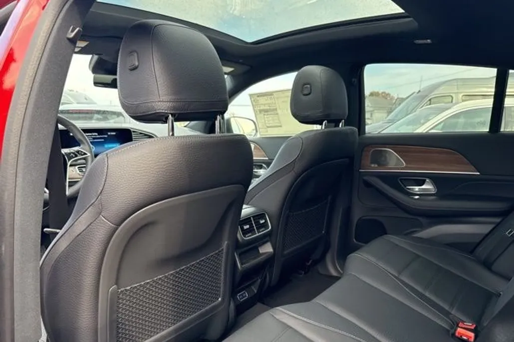 2025 Mercedes Benz GLE 450 4MATIC photo 1