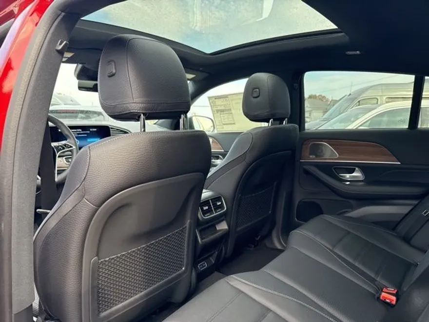 2025 Mercedes Benz GLE 450 4MATIC photo 1