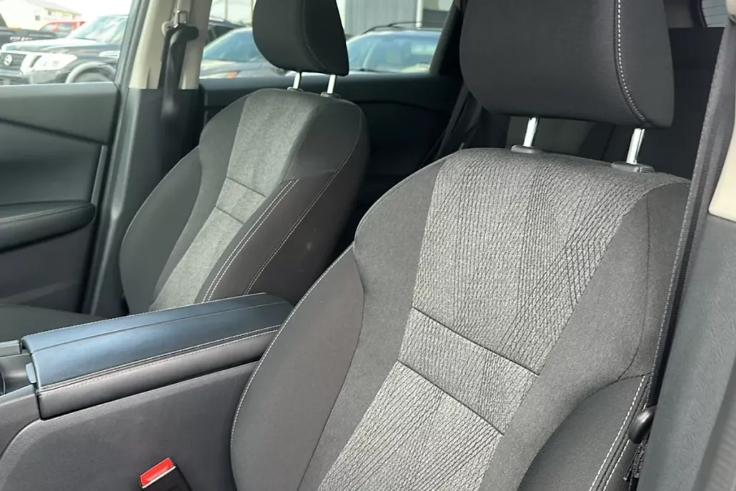 2025 Nissan Rogue SV photo 1