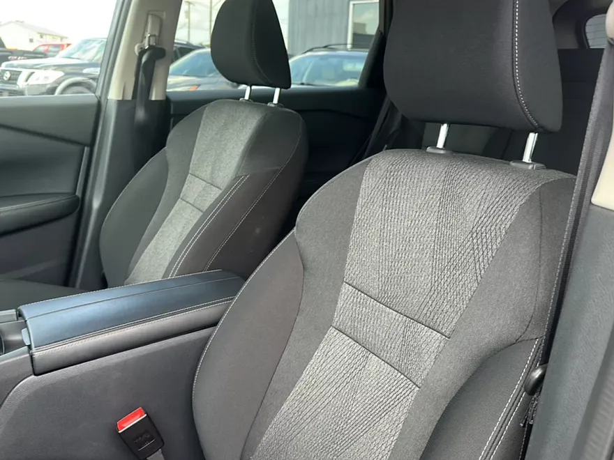 2025 Nissan Rogue SV photo 1
