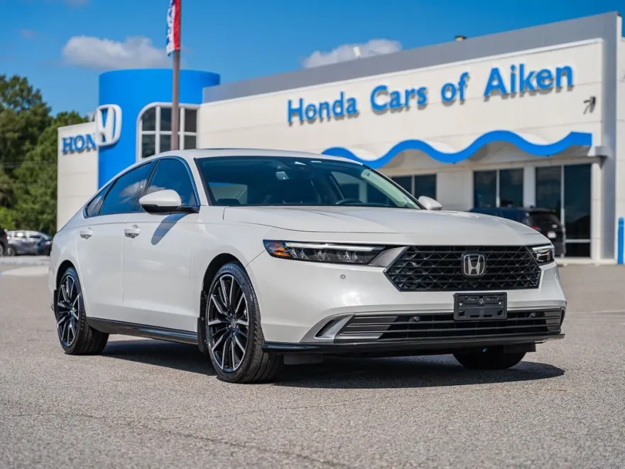 2023 Honda Accord Hybrid Touring photo 1