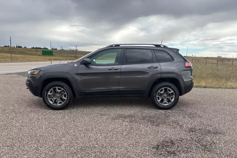 2019 Jeep Cherokee Trailhawk photo 1