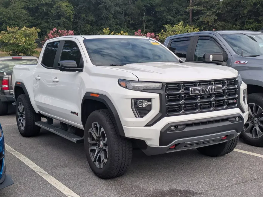 2024 Gmc Canyon AT4 photo 1