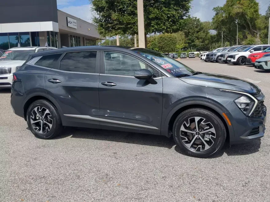 2023 Kia Sportage EX photo 1