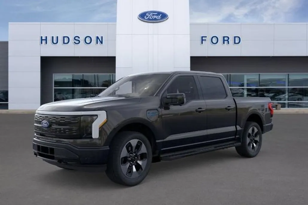 2025 Ford F-150 Lightning Platinum photo 1