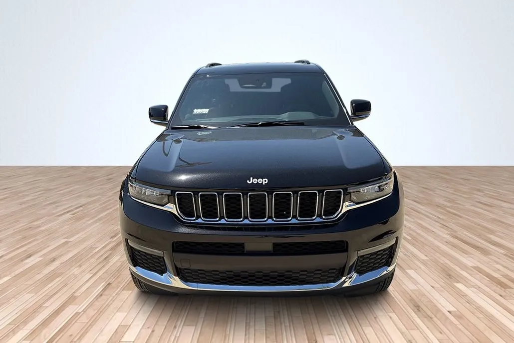 2025 Jeep Grand Cherokee Limited photo 1