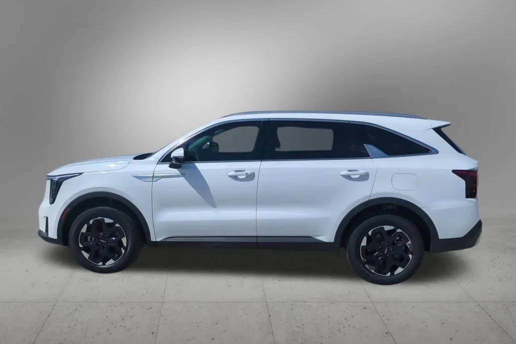 2024 Kia Sorento S photo 1