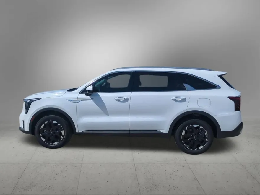 2024 Kia Sorento S photo 1