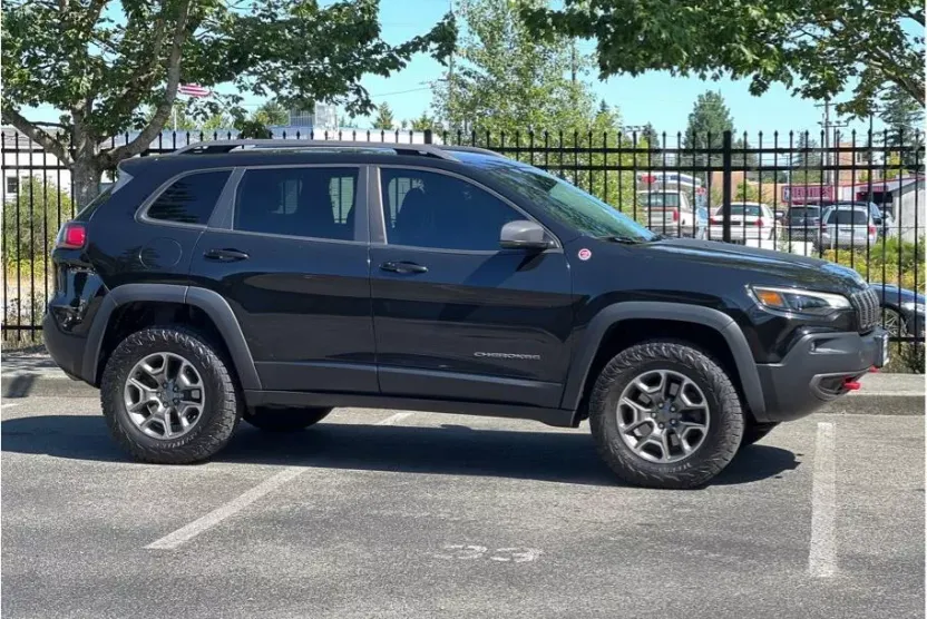 2020 Jeep Cherokee Trailhawk Sport photo 1