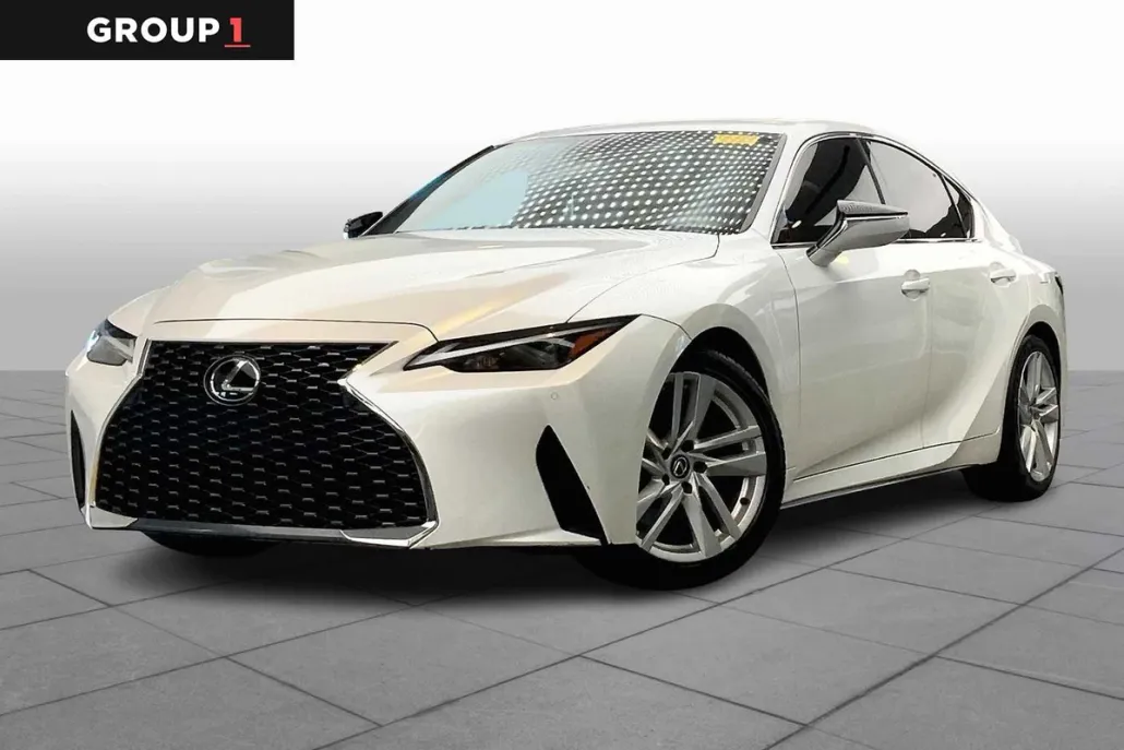 2023 Lexus IS photo 1