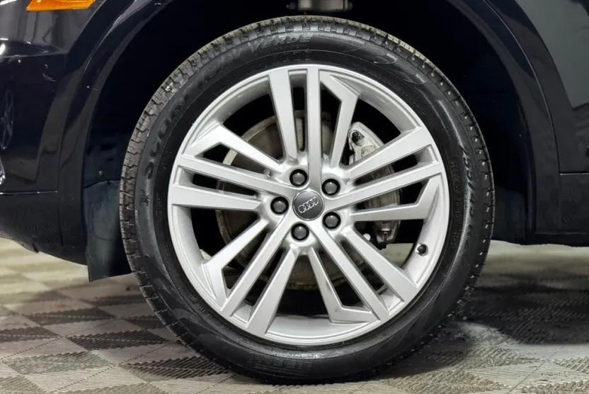 2018 Audi Q5 2.0T Premium Plus photo 1