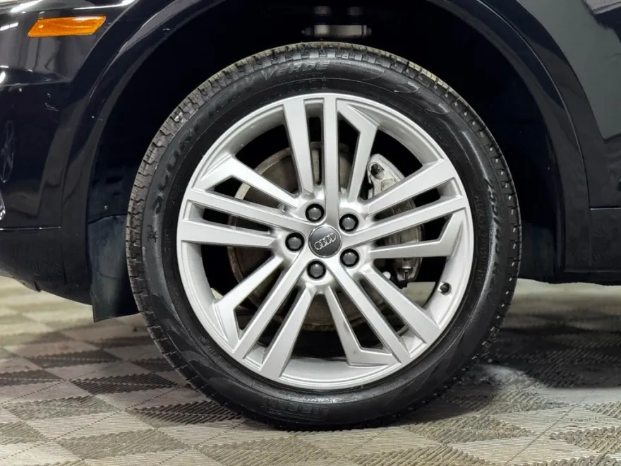 2018 Audi Q5 2.0T Premium Plus photo 1