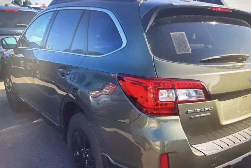 2017 Subaru Outback Premium photo 1
