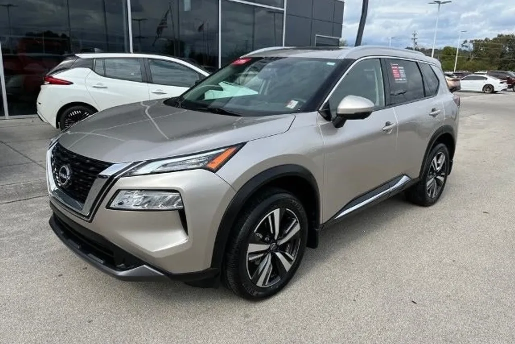 2023 Nissan Rogue AWD SL photo 1