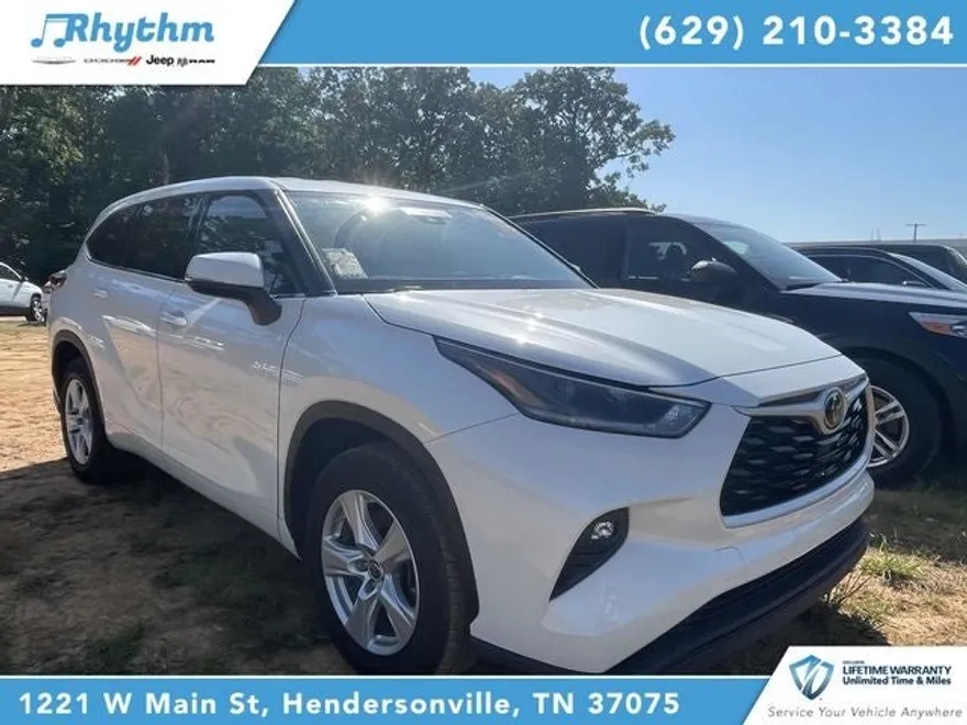 2021 Toyota Highlander LE photo 1