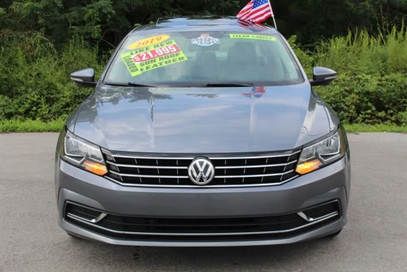 2019 Volkswagen Passat Wolfsburg Edition photo 1