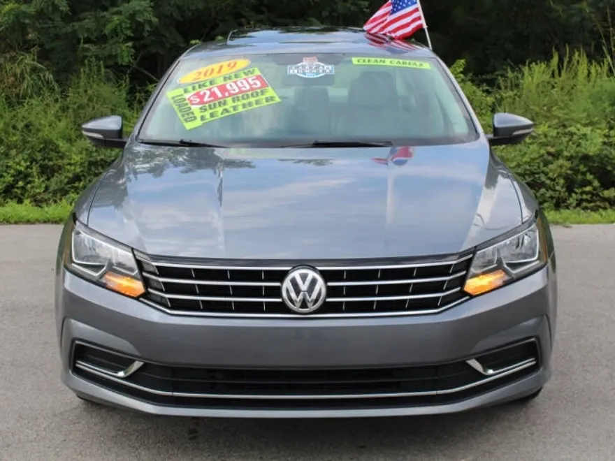2019 Volkswagen Passat Wolfsburg Edition photo 1