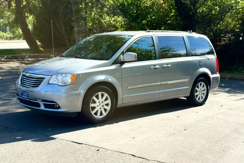 2018 Chrysler Pacifica Touring L photo 1