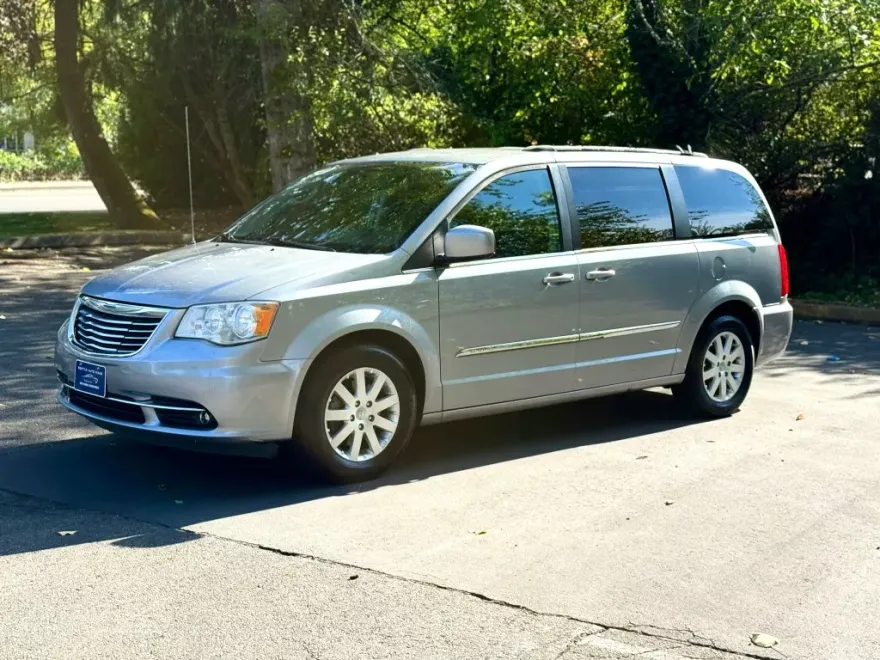 2018 Chrysler Pacifica Touring L photo 1