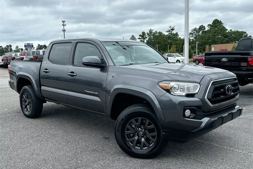 2023 Toyota Tacoma SR5 V6 photo 1