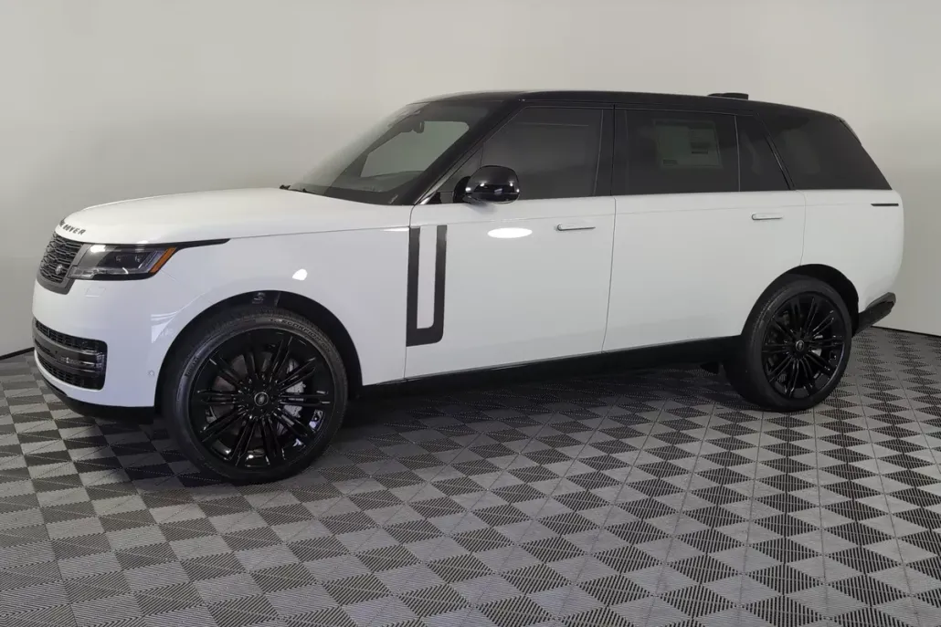 2025 Land Rover Range Rover SE photo 1