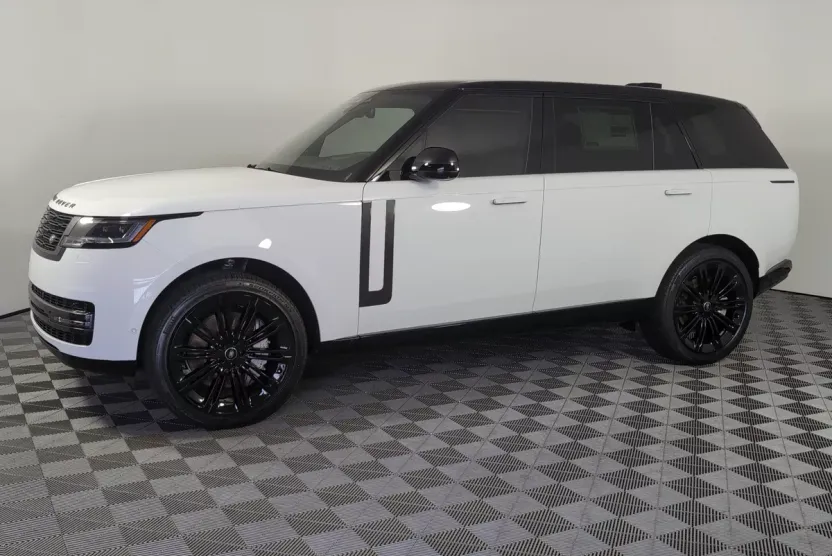 2025 Land Rover Range Rover SE photo 1