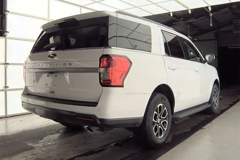 2022 Ford Expedition XLT photo 3