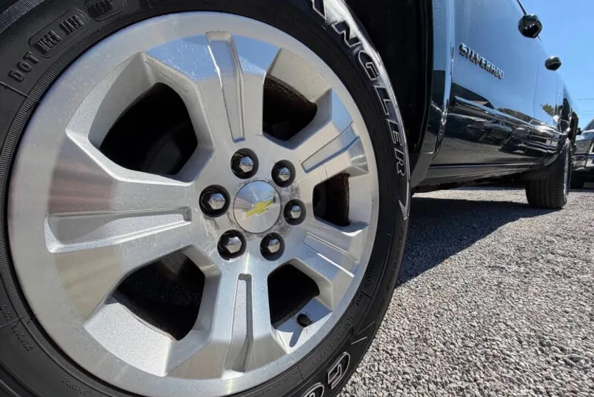 2015 Chevrolet Silverado 1500 LT Z71 photo 1