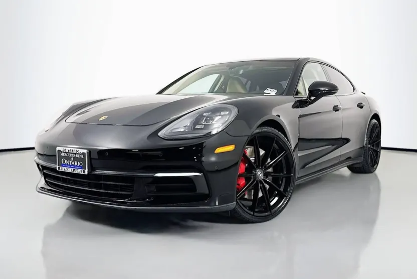 2020 Porsche Panamera 4 photo 1