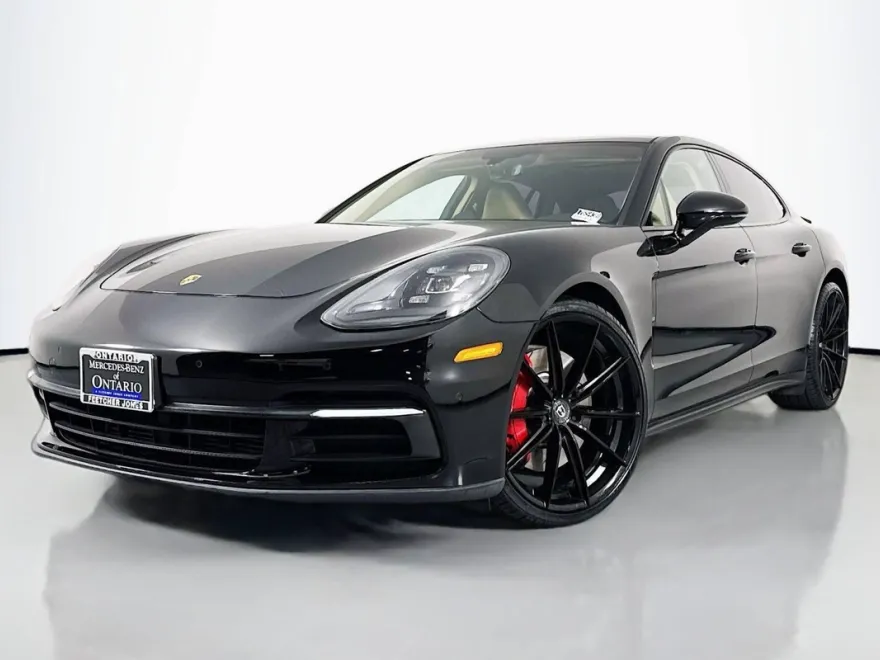 2020 Porsche Panamera 4 photo 1