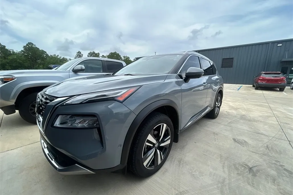 2021 Nissan Rogue Platinum photo 1