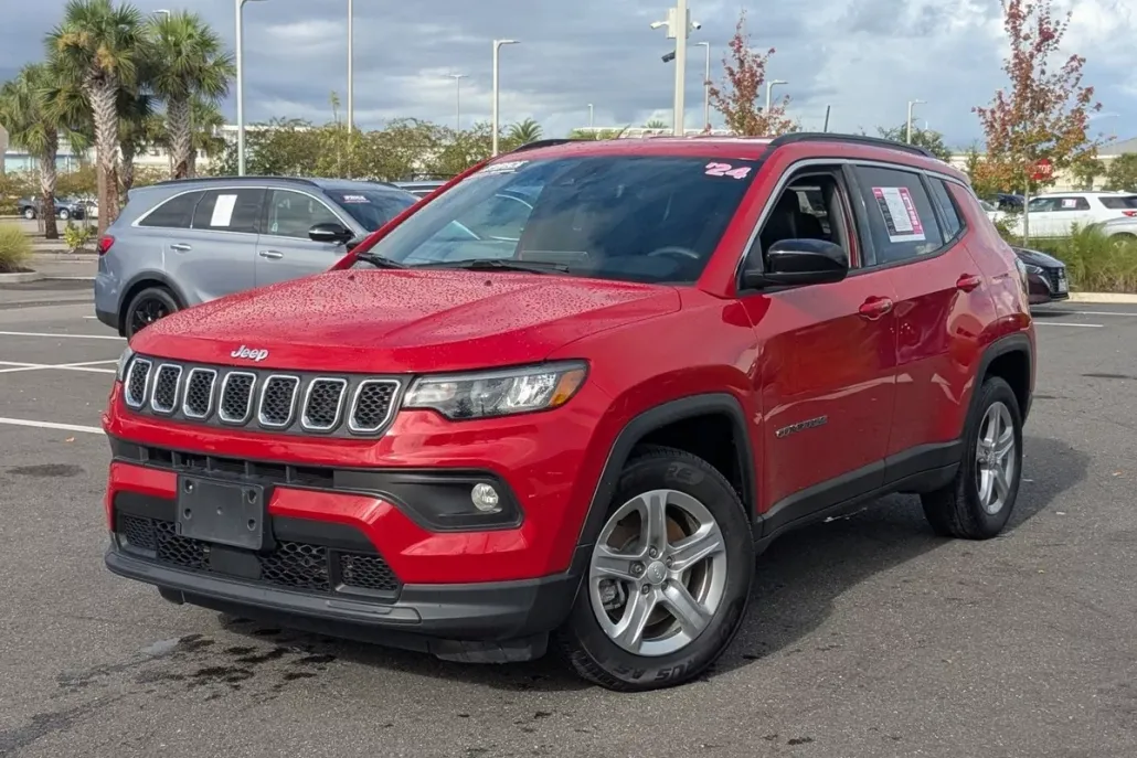 2024 Jeep Compass Latitude photo 1