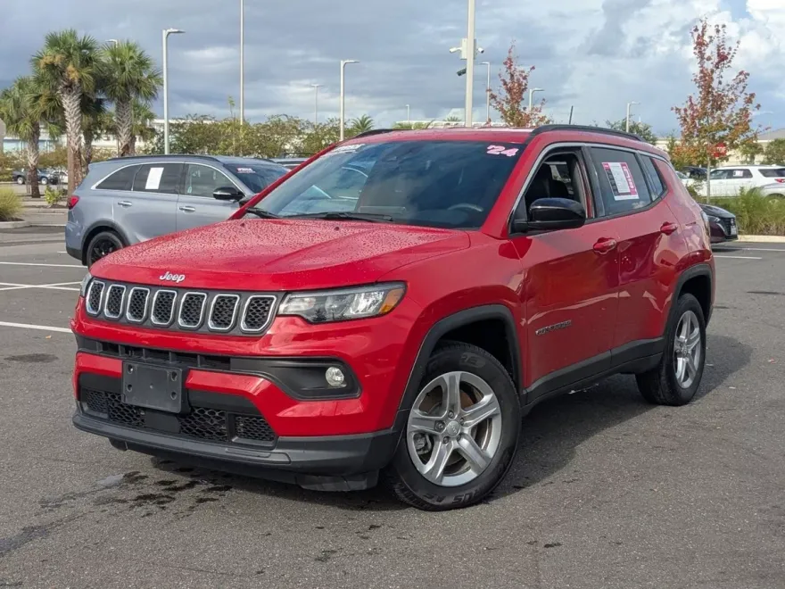 2024 Jeep Compass Latitude photo 1