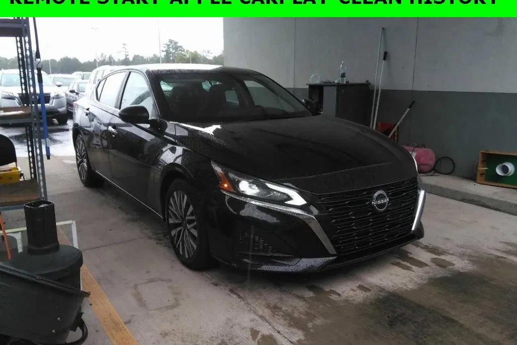 2024 Nissan Altima 2.5 SV photo 1