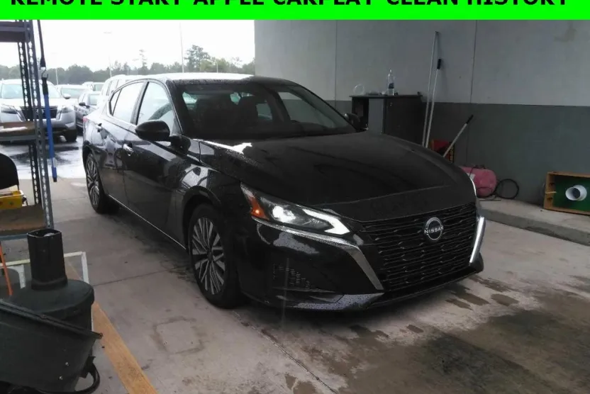 2024 Nissan Altima 2.5 SV photo 1