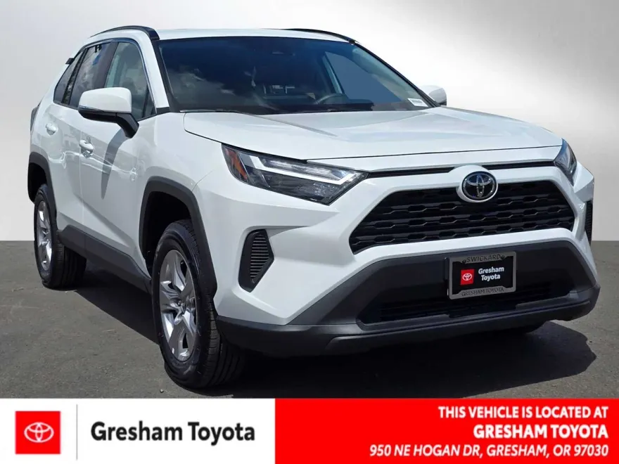 2023 Toyota RAV4 XLE photo 1