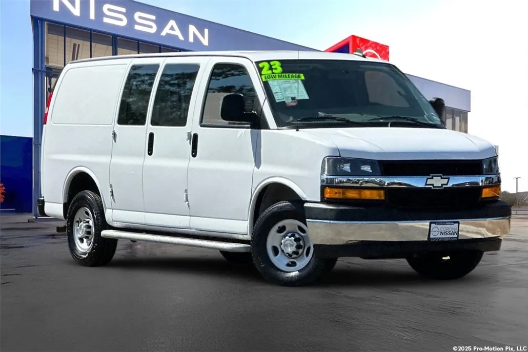 2023 Chevrolet Express 2500 Work Van Cargo photo 1