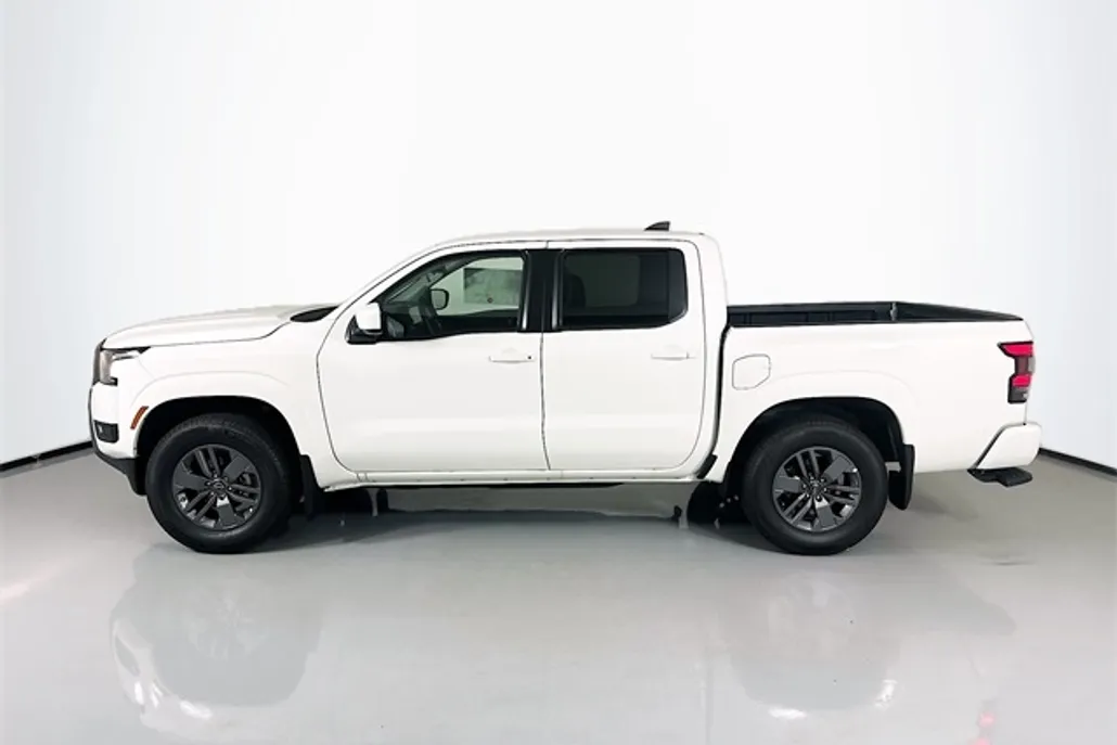 2025 Nissan Frontier SV photo 1